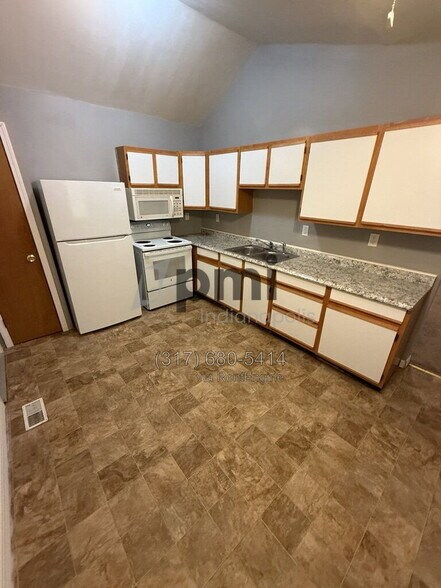 Building Photo - 2077 Cicero Rd