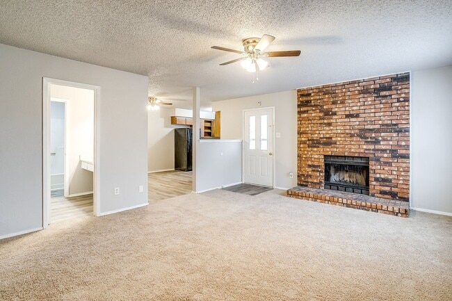 Building Photo - 2521 Indigo Ln