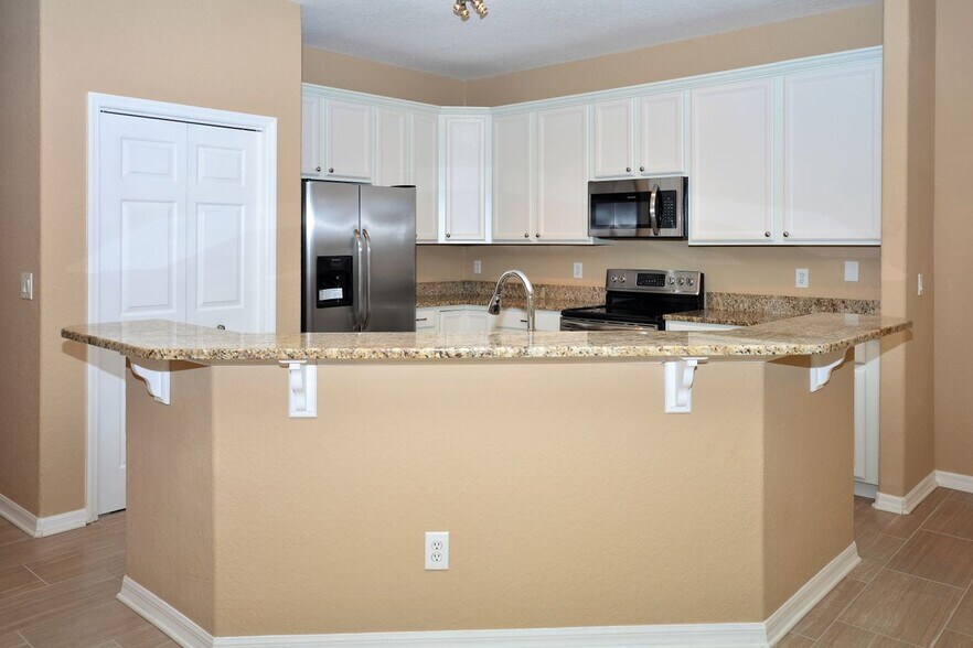 Building Photo - 10747 Masters Dr
