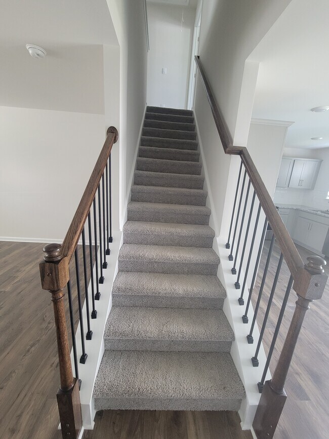 Building Photo - 110 Clear Creek Ln