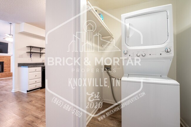 Building Photo - 7933 Dighton Way