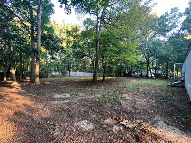 Building Photo - 3 Bedroom/2 Bathroom Home on 1 Acre of Land