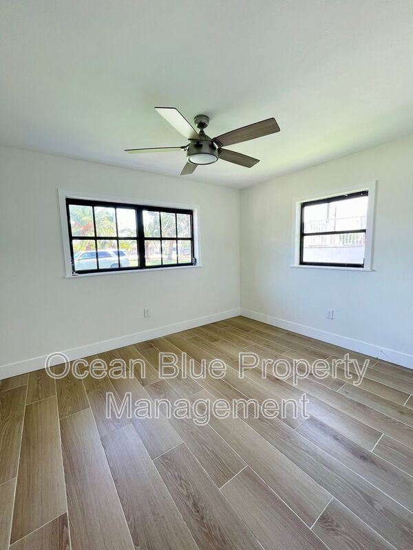 Building Photo - 724 Sunset Cove