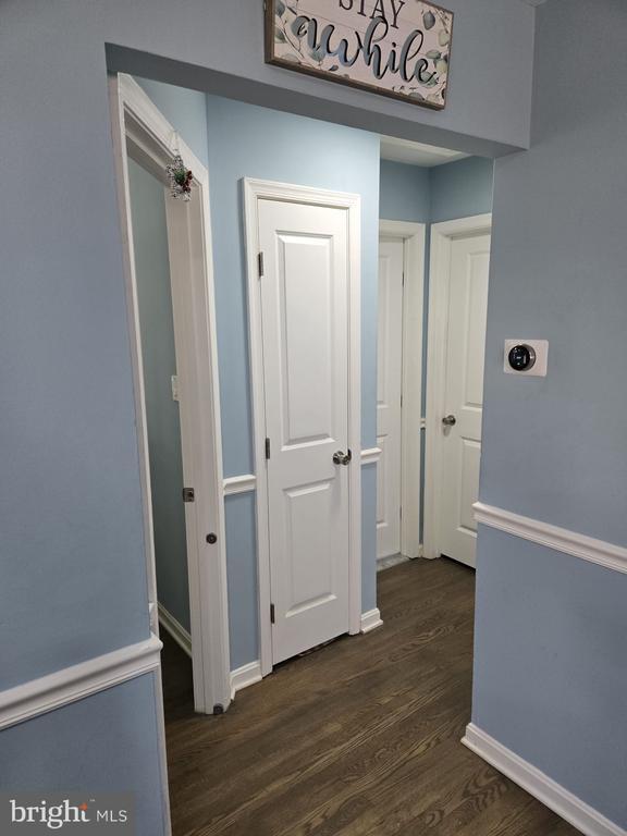 Building Photo - 9323 Alcona St