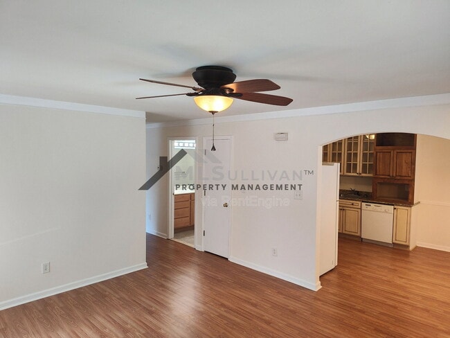 Building Photo - 308 Lakeshore Dr