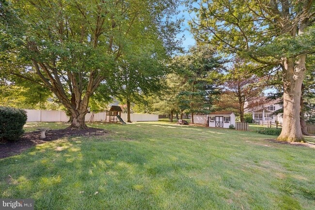 Building Photo - 379 Glen Meadow Rd