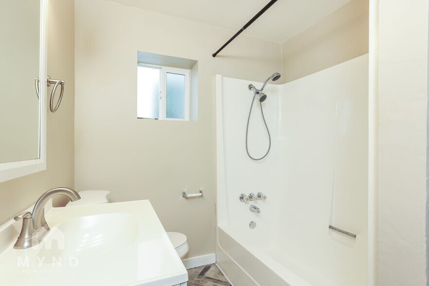 Building Photo - 1513 Walnut St