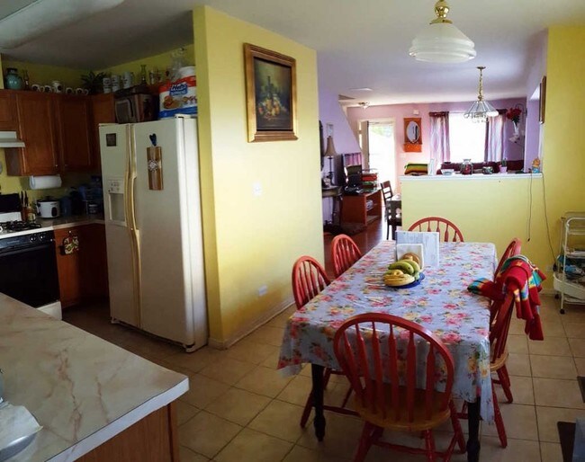 Building Photo - 793 S Providence Ln