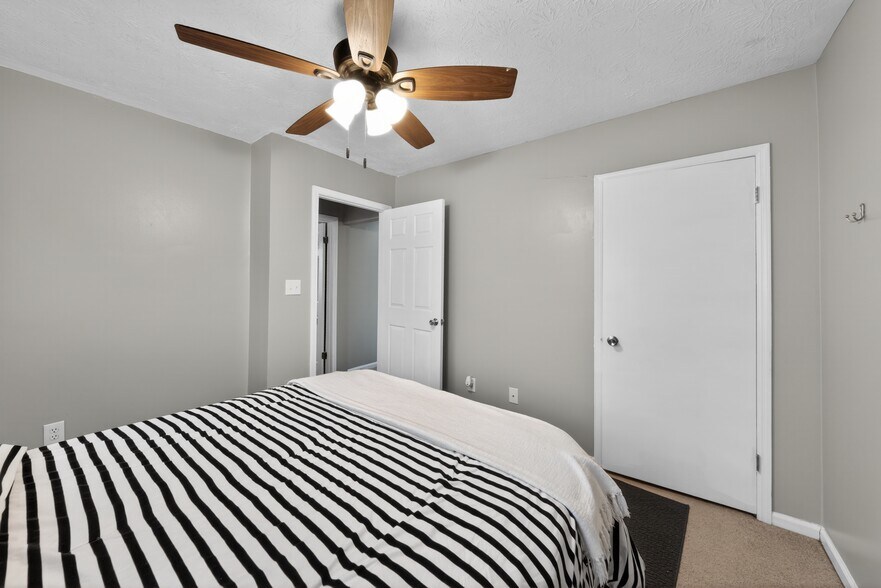 Building Photo - 534 Oak Meadow Ln