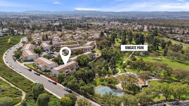 Building Photo - beautifully upgraded 2-bedroom, 1-bath condo in the highly desirable Bench Mark Villas Community