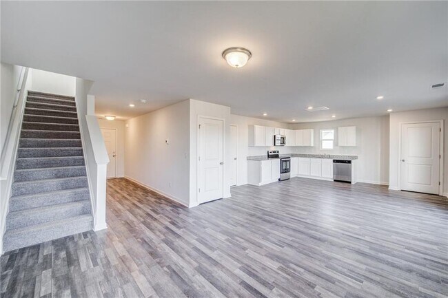 Building Photo - 300 Coverly Ct