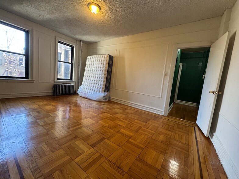 Building Photo - 377 Montgomery St