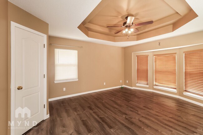 Building Photo - 911 McIntosh Cir