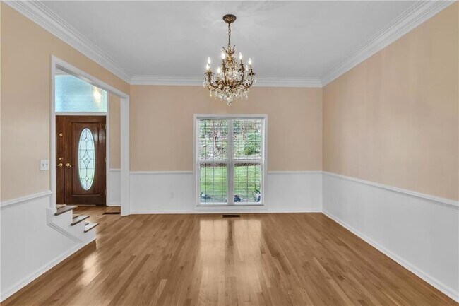 Building Photo - 915 Chipley Ct NE