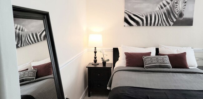 Building Photo - Beautiful  Furnished 1/1 condo x Rent  in Winter Park Next to Full Sail University !
