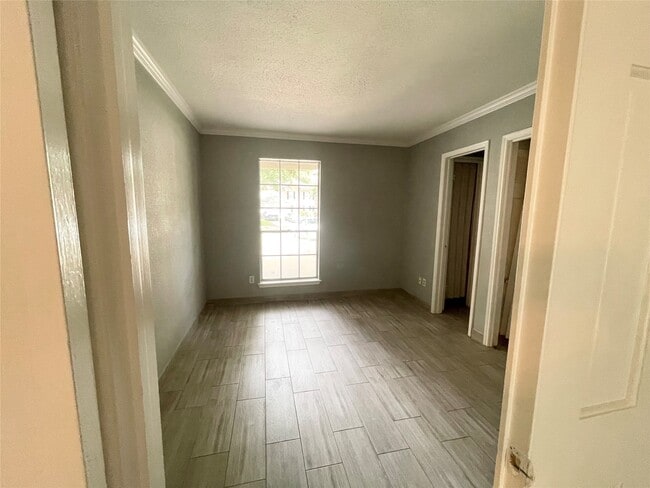 Building Photo - 8318 Hot Springs Dr
