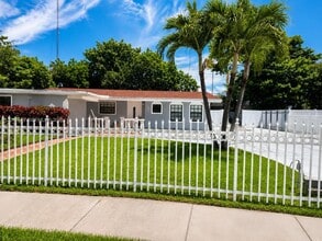 Building Photo - 401 NW 198th St