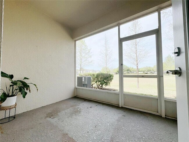 Building Photo - 1118 Priory Cir