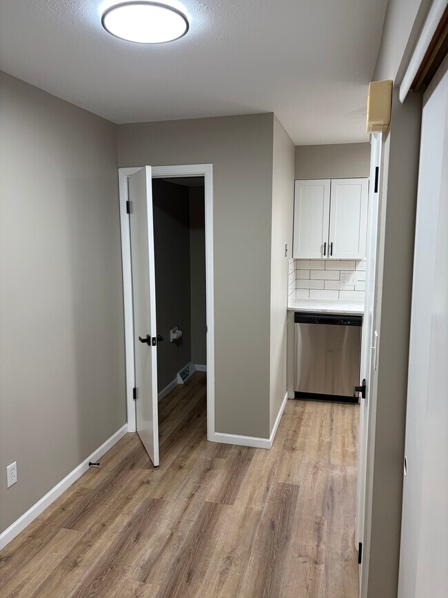 Building Photo - 2728-2738-2738 Juno Pl