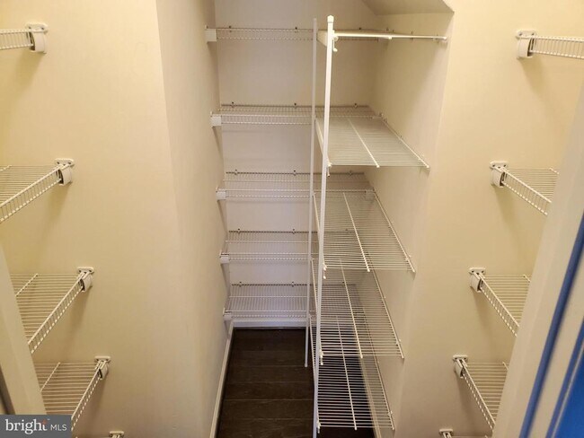 Building Photo - 42318 Benfold Square