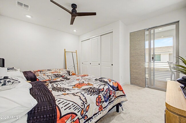Building Photo - 2121 W Sonoran Desert Dr