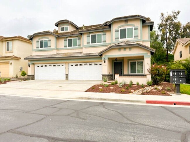 Building Photo - **STUNNING** 8 BEDROOM SOLAR HOME IN GATED COMMUNITY IN MURRIETA!