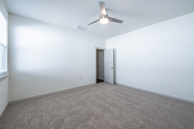 Building Photo - 13708 Lubeck Dr