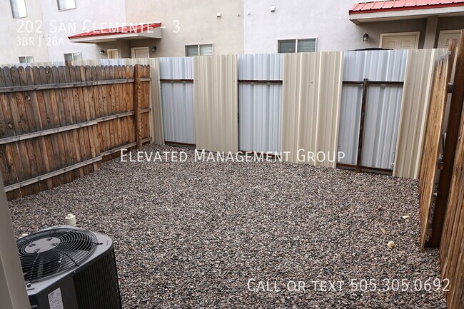 Building Photo - 202 San Clemente Ave NW