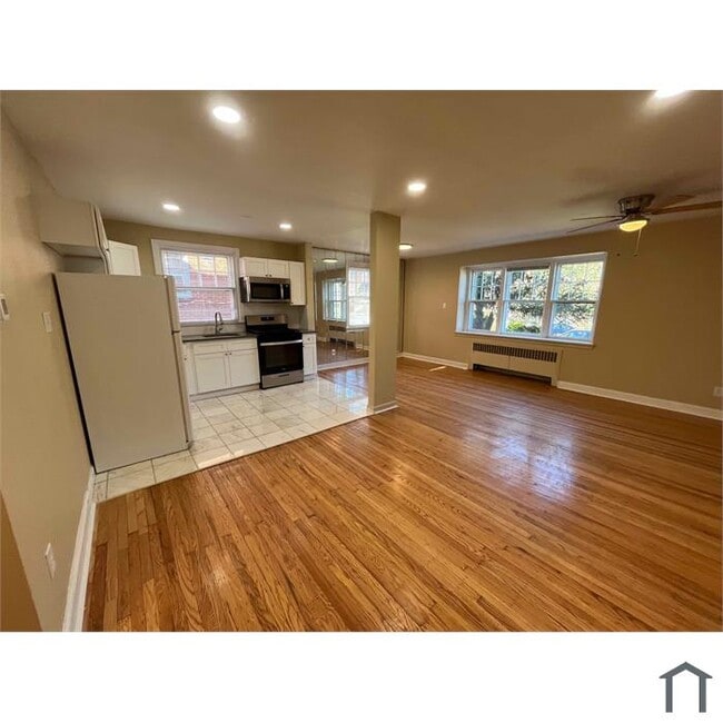 Building Photo - 2444 N 50th St