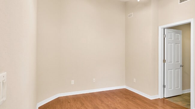 Building Photo - 720 Florence St