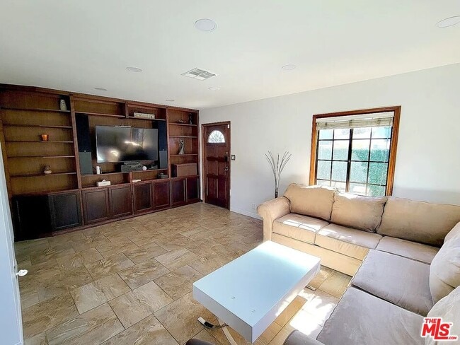 Building Photo - 16913 Bassett St