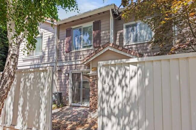 Building Photo - 6125 Lambeck Ln