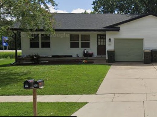 Building Photo - 251 Broadway Dr