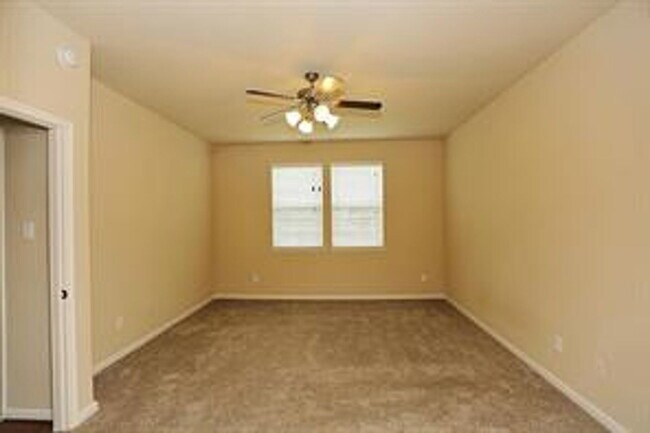 Building Photo - 10011 Cobbs Cove Ln