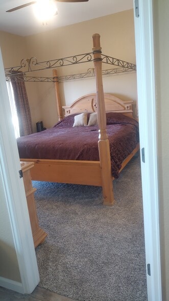 New carpets - 15475 Andrews Dr