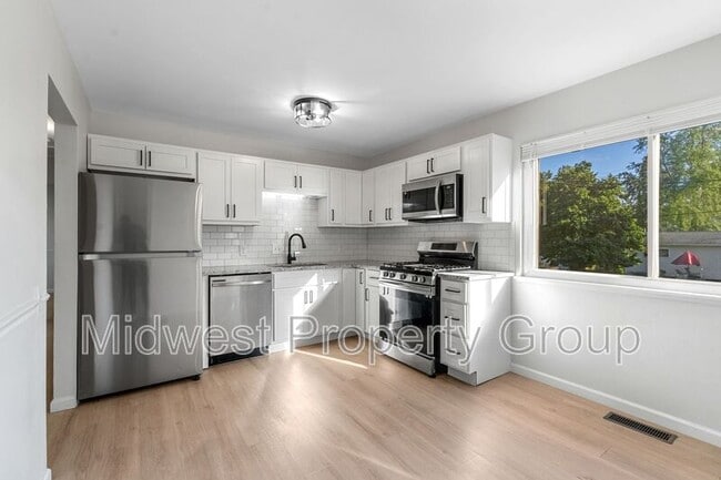 Primary Photo - 1450 Tahoe Dr
