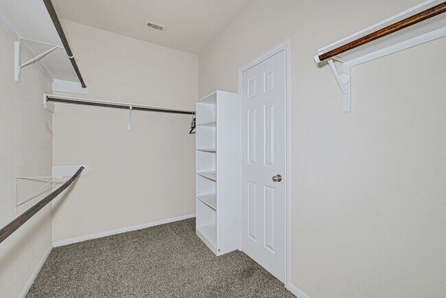 Building Photo - 15706 Chestnut Branch Trail