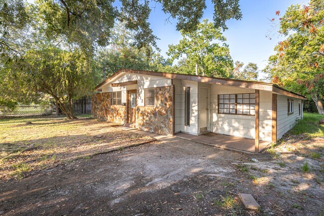 Building Photo - Adorable 3 bedroom ready to rent!