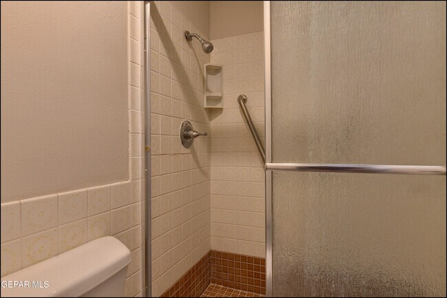 Building Photo - 3433 Clearview Ln