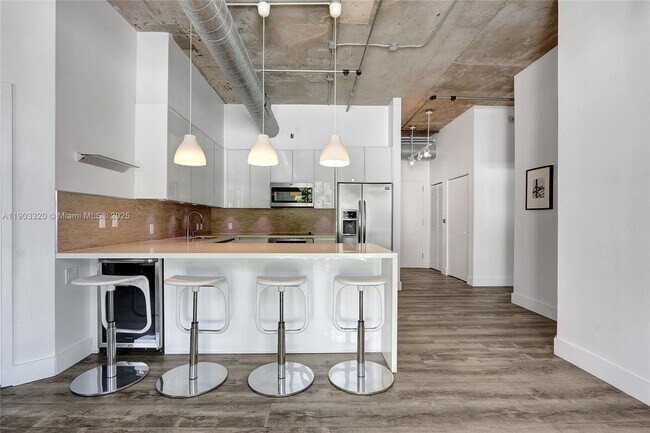 Building Photo - 2001 Biscayne Blvd