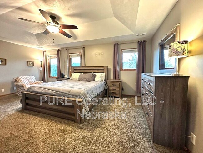 Building Photo - 4909 N 142nd St