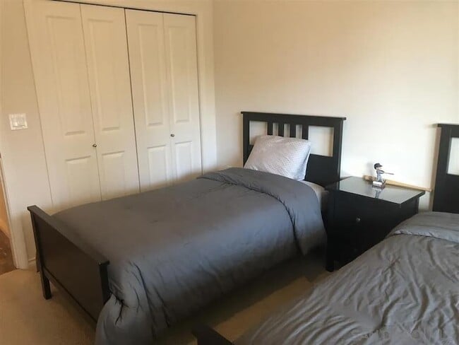 Building Photo - 1431 Pacific Hwy