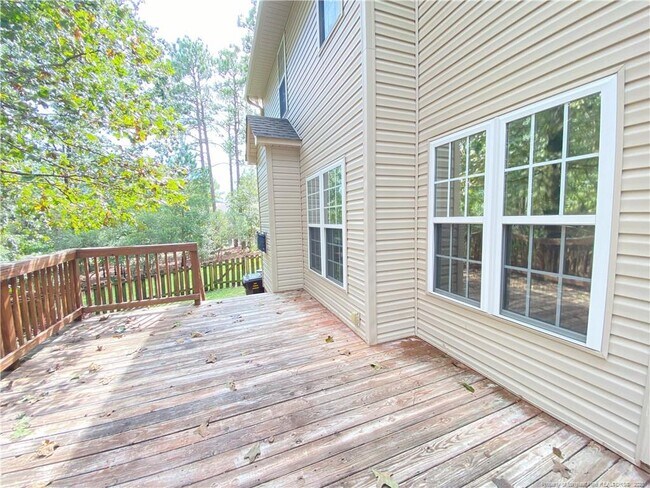Building Photo - 1058 Carolina Way