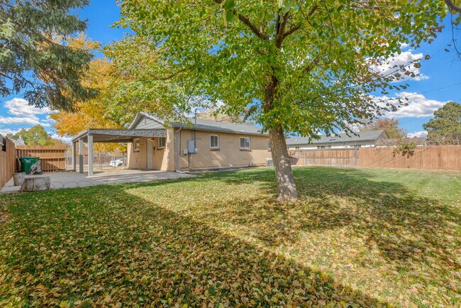 Building Photo - 1230 S Pierce St