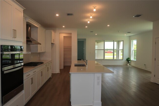 Building Photo - 881 SW Bushel Trl