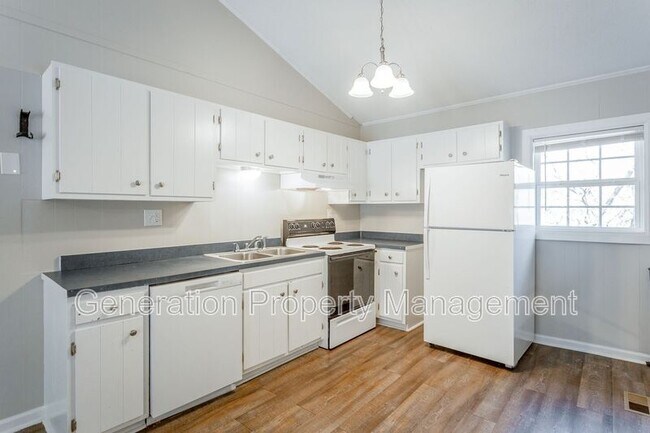 Building Photo - 5221 Old Trail