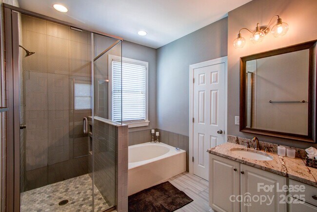 Building Photo - 10400 Orchid Hill Ln