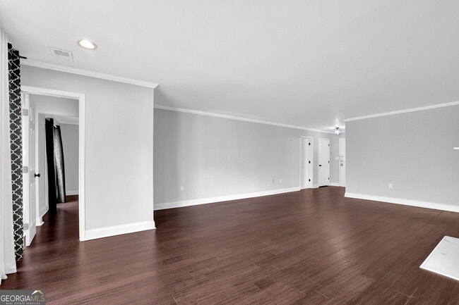 Building Photo - 1104 Pine Heights Dr NE