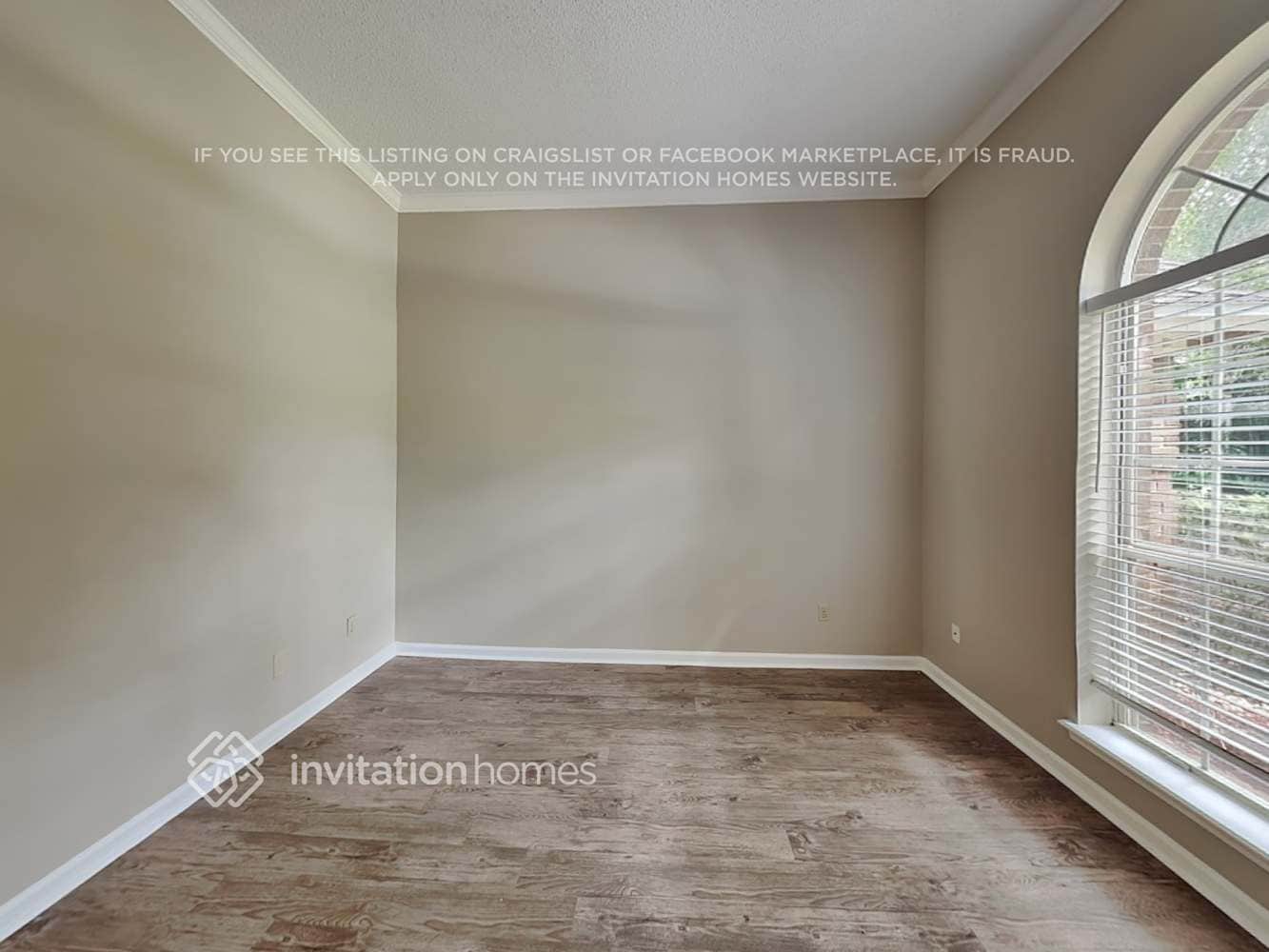Building Photo - 11826 Clearwater Oaks Dr W