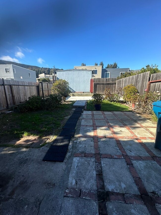 Building Photo - Corner Home in Daly City's Bayshore District